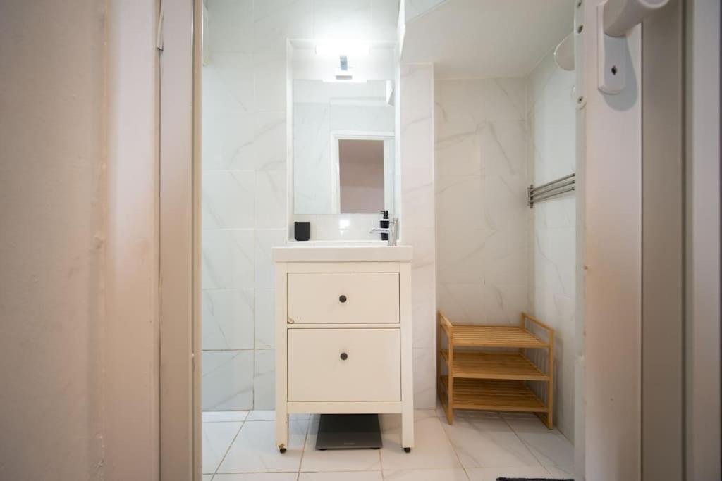 Appartement Tout Equipe Proche De La Plage 2 A 4 Couchages Marsella Exterior foto